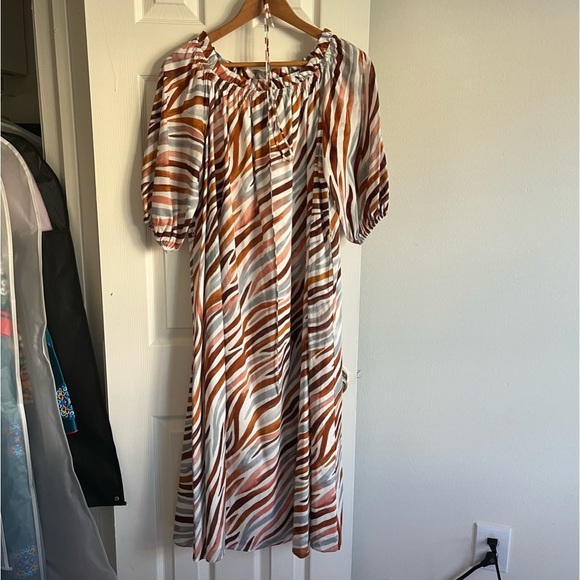 Formal flattering maxi dress. Colorful maxi dress, hand puff style dress - Picture 3 of 10